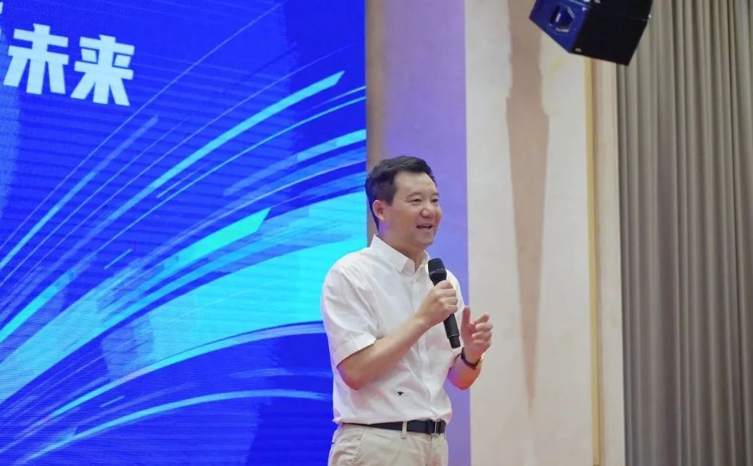 Г-н Цянь Линди Чайман из Канлона