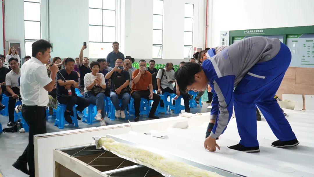 Демонстрация установки крыши Canlon