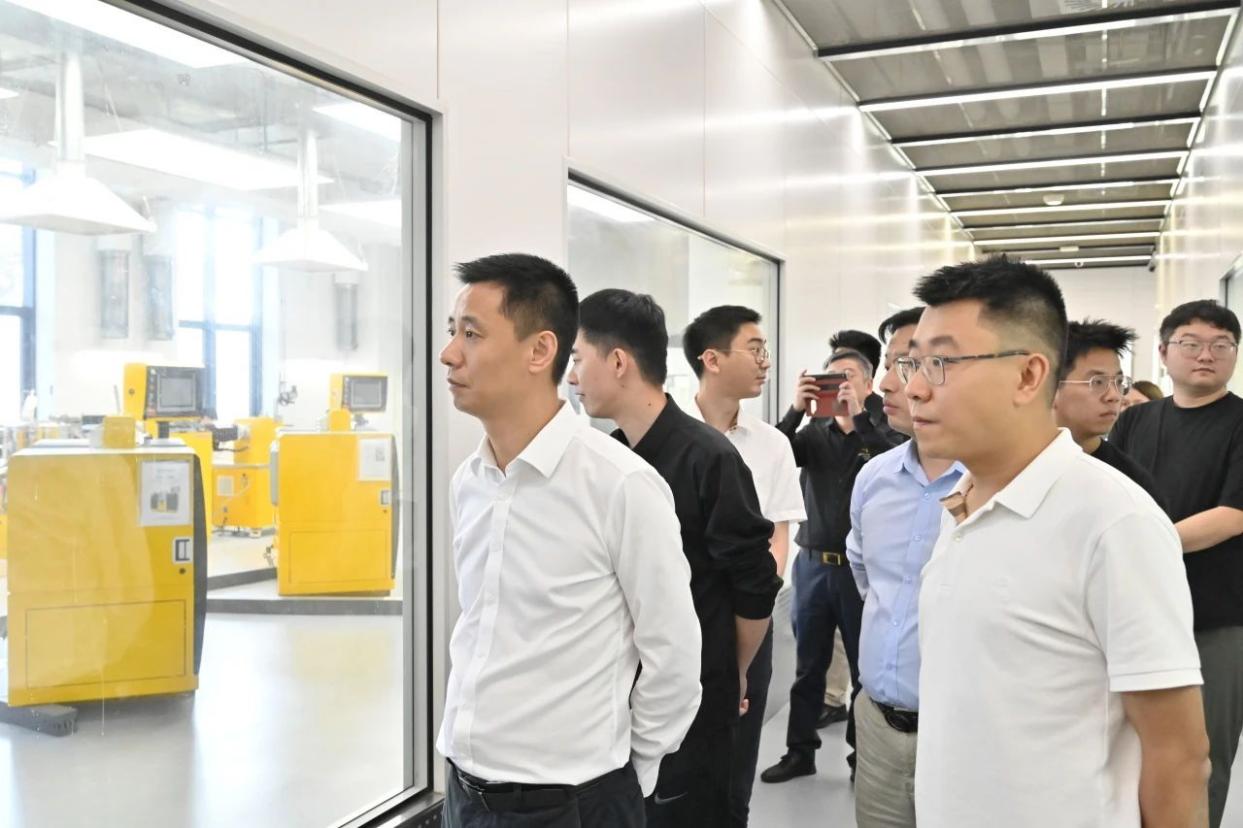 Посещение Молодежной торговой палаты Уцзян CANLON