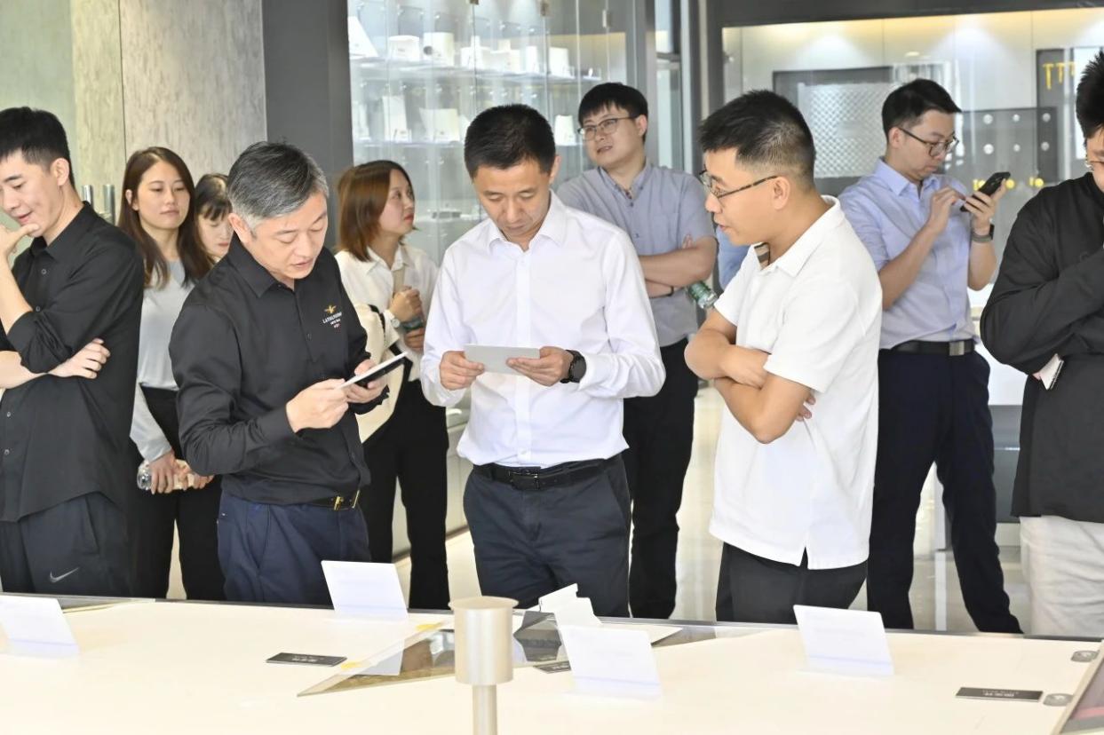 Посещение Молодежной торговой палаты Уцзян CANLON