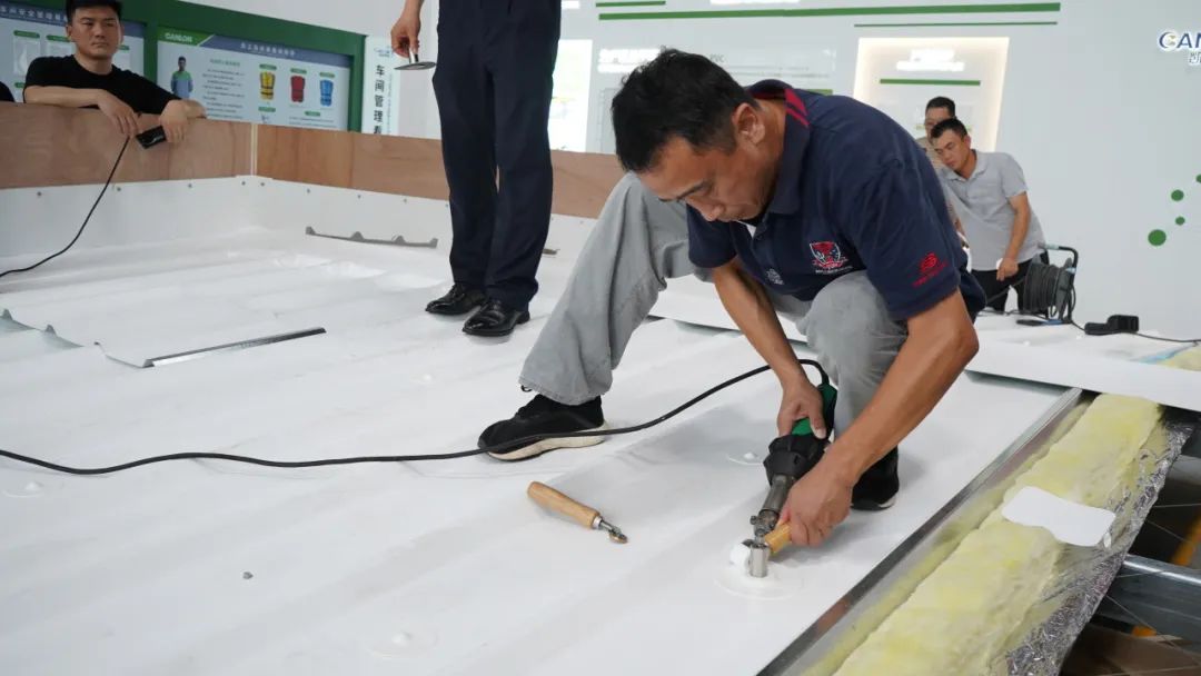 Монтаж кровли Канлон